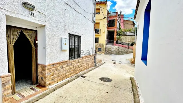El exterior de la vivienda en Báguena, Teruel.