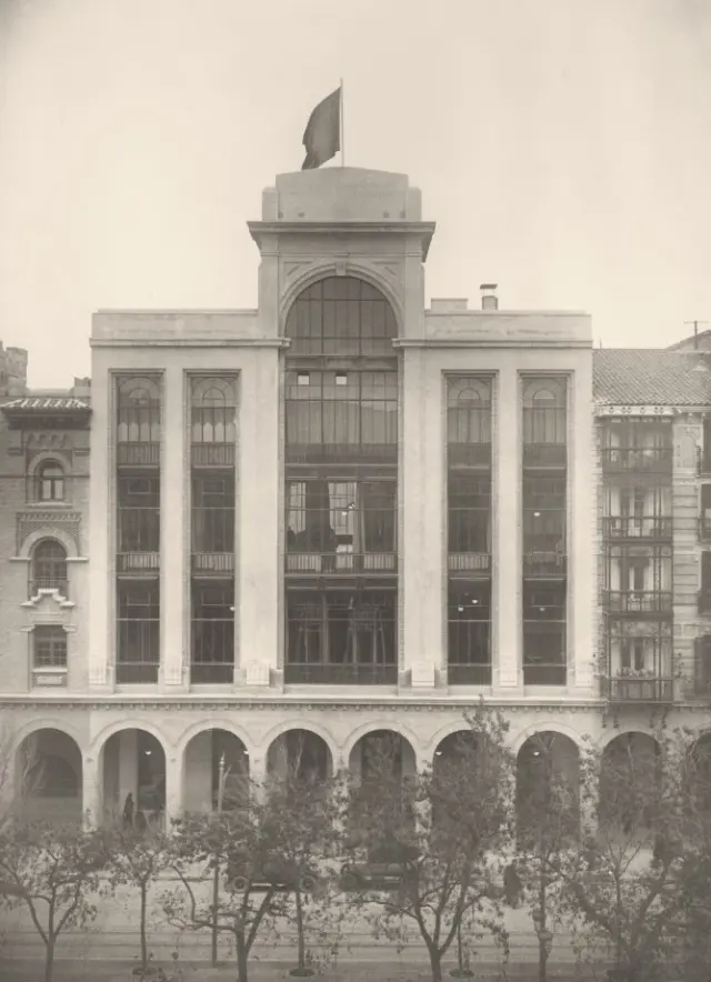 Edificio de Telefónica en el paseo de la Independencia. Archivo Fotográfico de Telefónica gestionado por Fundación Telefónica