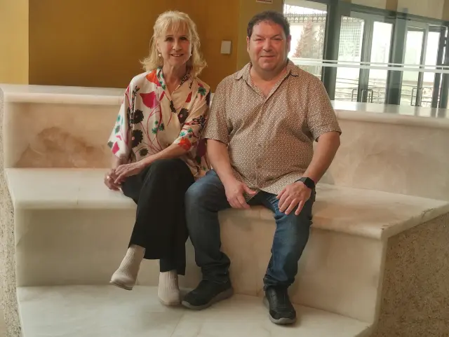 Leonor Bruna, de profesión inicial arqueóloga, y Jorge Asín, actor de 'Oregón Televisión'.