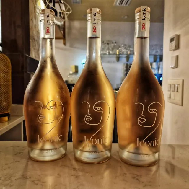 Botellas de Iconic, el nuevo vino de Tempore.