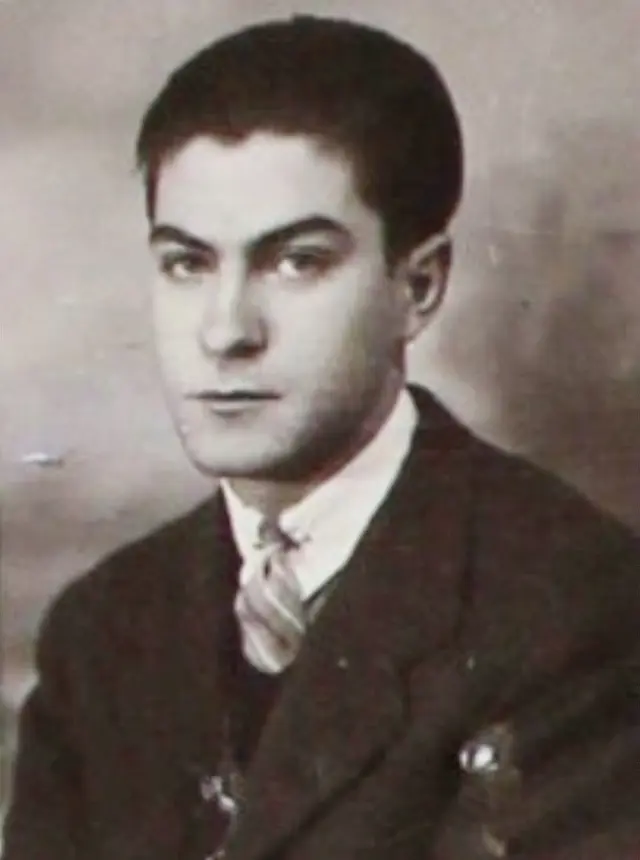 Ramón Esparza en la Facultad de Derecho de la Universidad de Zaragoza en 1943.