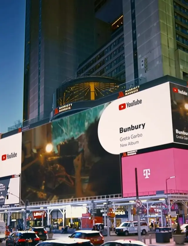 Otro de los momentos con Bunbuy en las pantallas de Times Square.