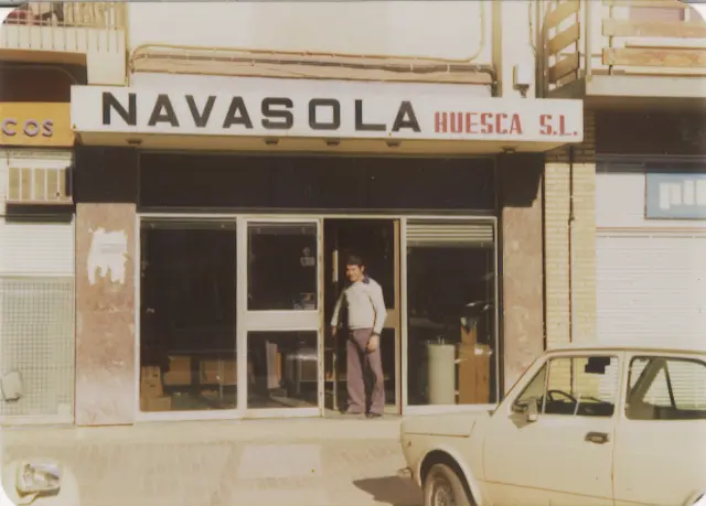 Primera sede de Navasola en la plaza Unidad Nacional de Huesca.