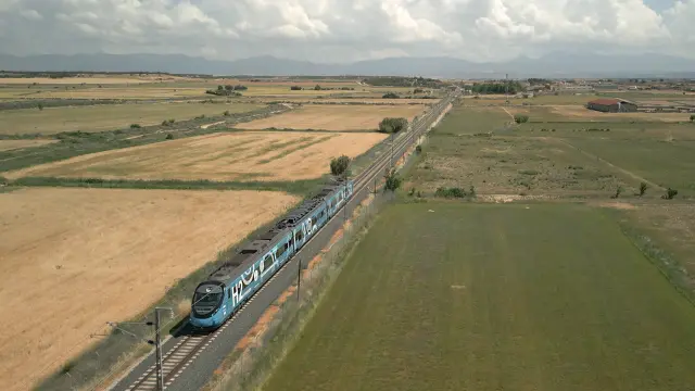 El tren de hidrógeno, en la línea Zaragoza-Canfranc.
