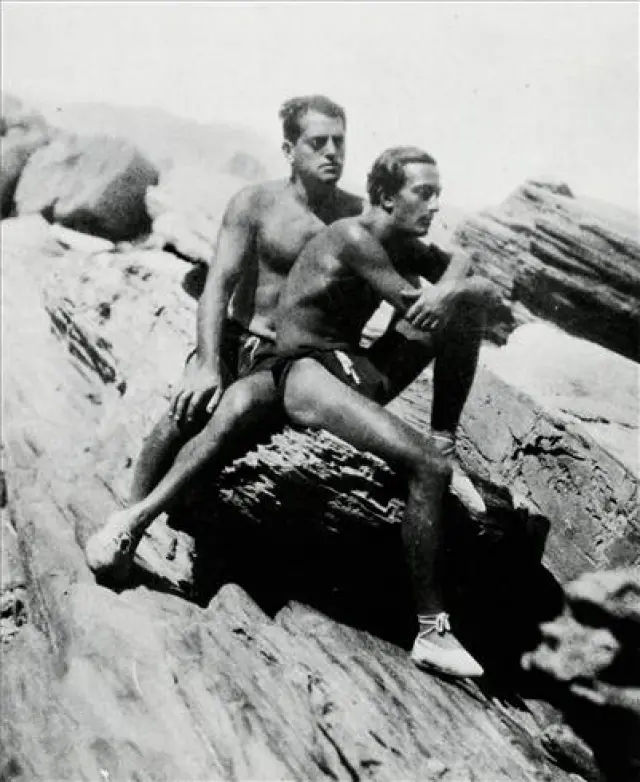 Luis Buñuel y Salvador Dalí en Cadaqués en 1929. Colaboraron en la escritura del guión.