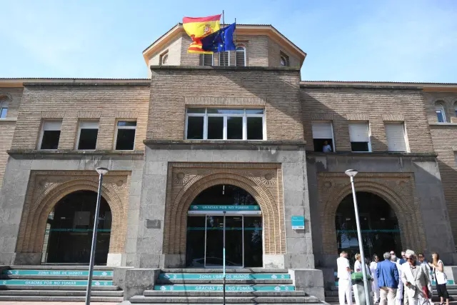 Exterior del Hospital Universitario Royo Villanova en Zaragoza.