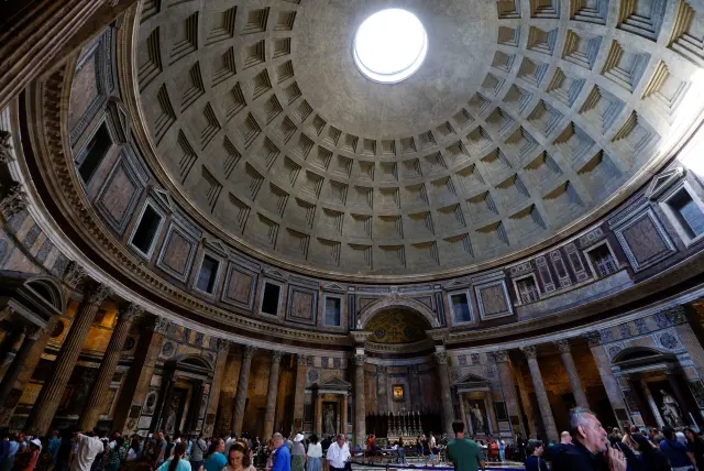 Interior del Panteón de Roma, este lunes 3 de julio de 2023, primer día de pago para acceder al monumento.