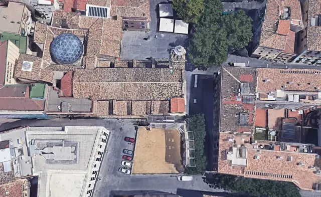 El Museo Pablo Gargallo y su cúpula, vista desde el aire.