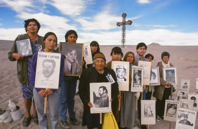 Familiares de víctimas de la ‘Caravana de la Muerte’ en Calama. Primer caso criminal que se activó contra Pinochet.