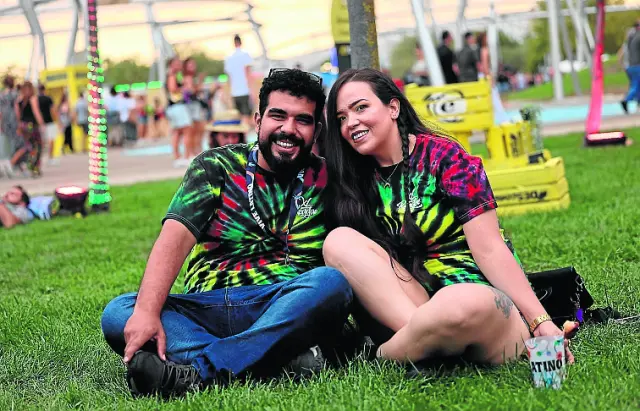 Guillermo y Cintia vivieron su primer Vive Latino España