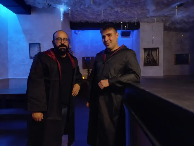 Parte del equipo del Caldero mágico, la coctelería de Zaragoza donde iría Harry Potter