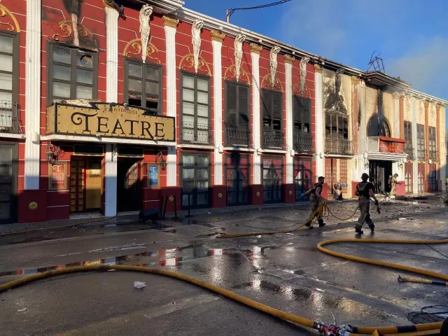 El fuego en la discoteca Teatre de Murcia, en el que han fallecido al menos seis personas, está ya controlado.