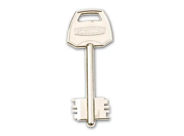 Una llave de tipo gorja o borja, más moderna, de Ezcurra.