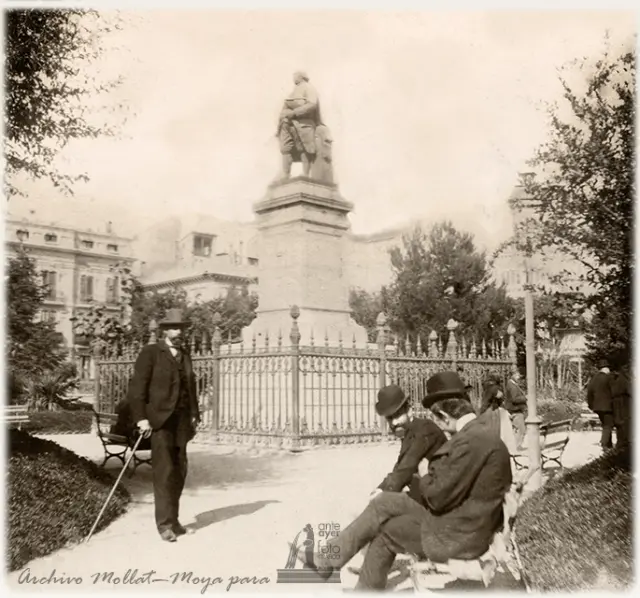 Hace 120 años, embellecía la plaza de Aragón zaragozana la estatua de Ramón Pignatelli. Fue trasladada un año después al parque homónimo.