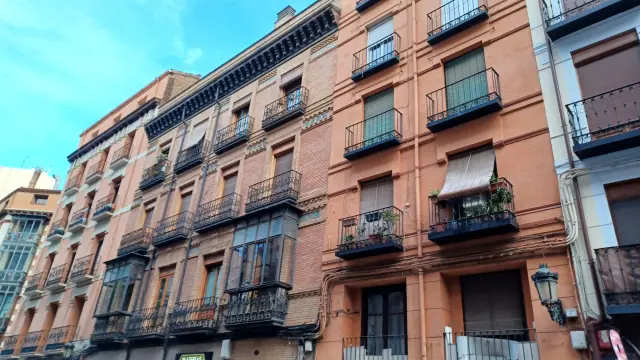 Algunos ejemplos de viviendas construidas hace unos 100 años en Zaragoza.