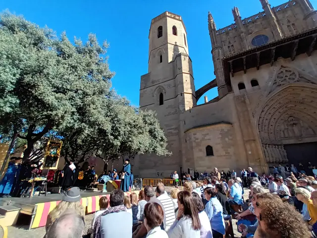 La representación teatral se lleva a cabo en la plaza de la Catedral, a las 12.30.