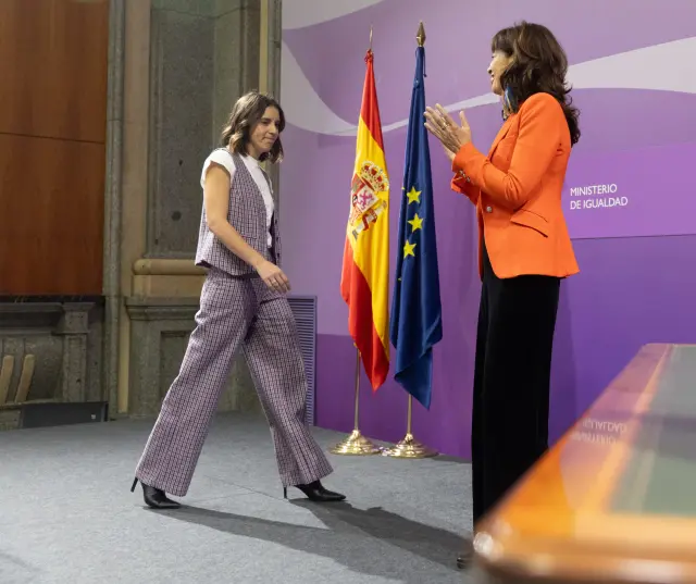 Traspaso de carteras de Irene Montero a la nueva ministra de Igualdad Ana Redondo.