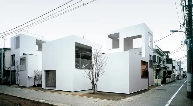 Una casa con forma cúbica en Japón.