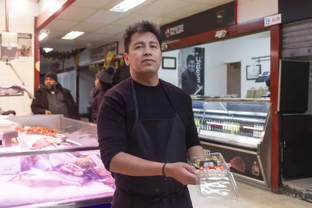 Abel Mora acaba de abrir un puesto de sushi en el Mercado de San Miguel.