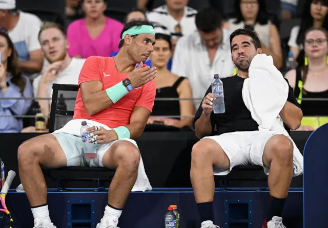 Rafael Nadal, en el partido de dobles con su compañero Marc López en Brisbane