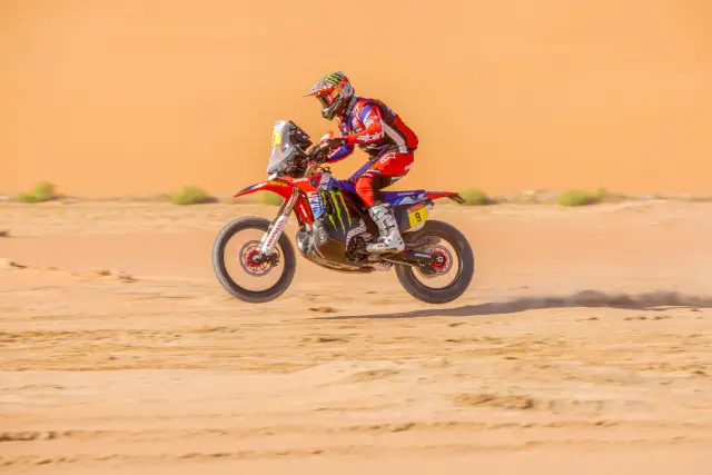 El estadounidense Ricky Brabec (Honda), en acción en el Dakar SAUDI ARABIA MOTOR RALLYING