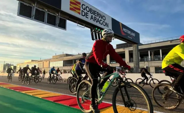 Ciclistas, patinadores y corredores de toda España en Motorland.