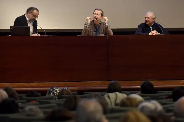 Jesús Marchamalo estuvo acompañado por José Luis Melero Rivas y Luis Gómez Caldú en el salón de actos de la DPH.