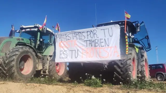 Protesta de agricultores y ganaderos en Binéfar.