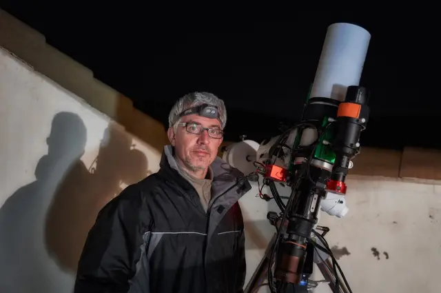 Juan Carlos Peguero, natural de Ariño, se ha especializado en retratar paisajes nocturnos donde capta lo que el ojo no ve.
