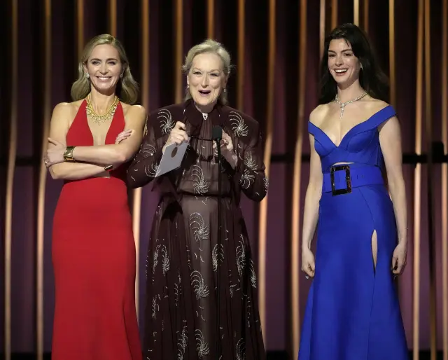 Emily Blunt, from left, Meryl Streep, and Anne Hathaway present the award for outstanding performance by a male actor in a comedy series during the 30th annual Screen Actors Guild Awards on Saturday, Feb. 24, 2024, at the Shrine Auditorium in Los Angeles. (AP Photo/Chris Pizzello)

Associated Press/LaPresse
Only Italy and Spain