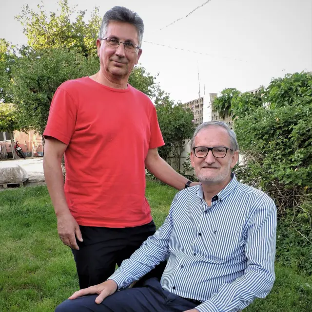 Celedonio García y José Antonio Adell han pasado de ser grandes rivales en el medio fondo a grandes amigos y colaboradores en la literatura.