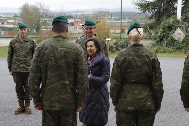 La ministra de Defensa, Margarita Robles, visita el Regimiento de Infantería América nº 66 de Cazadores de Montaña