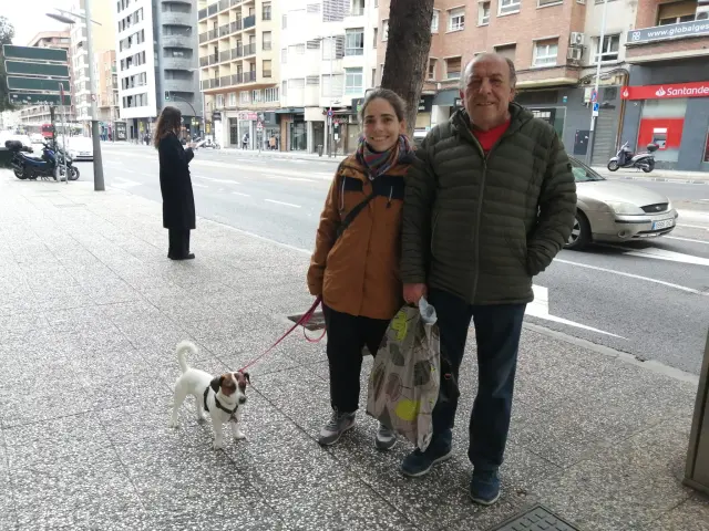 José Manuel Cabeza y su hija Tamara, vecinos de la avenida Tenor Fleta de Zaragoza.