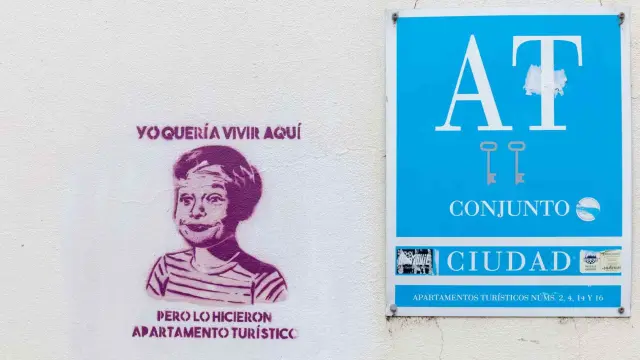Graffiti en Sevilla como protesta a los pisos turísticos.