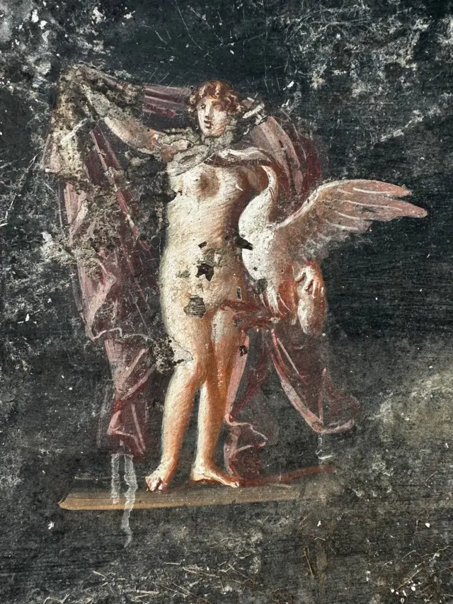 Algunos de los frescos que decoran el salón ITALIA POMPEYA