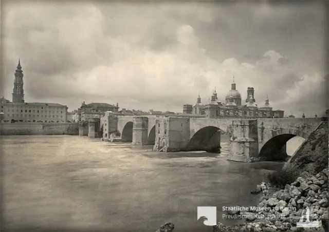 Vista de Zaragoza desde San Lázaro. 1889. Paul Altmann