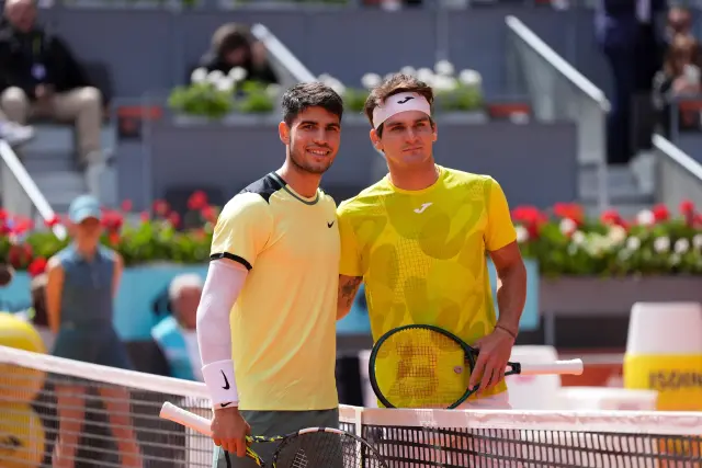 Thiago Seyboth Wild of Brazil and Carlos Alcaraz of Spain pose for phtoo during the Mutua Madrid Open 2024, ATP Masters 1000 and WTA 1000, tournament celebrated at Caja Magica on April 28, 2024 in Madrid, Spain...AFP7 ..28/04/2024 ONLY FOR USE IN SPAIN [[[EP]]]
