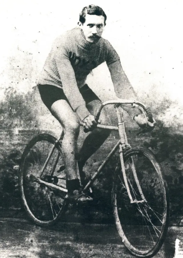 Joseph Habierre, ya rebautizado, en una foto de 1909.
