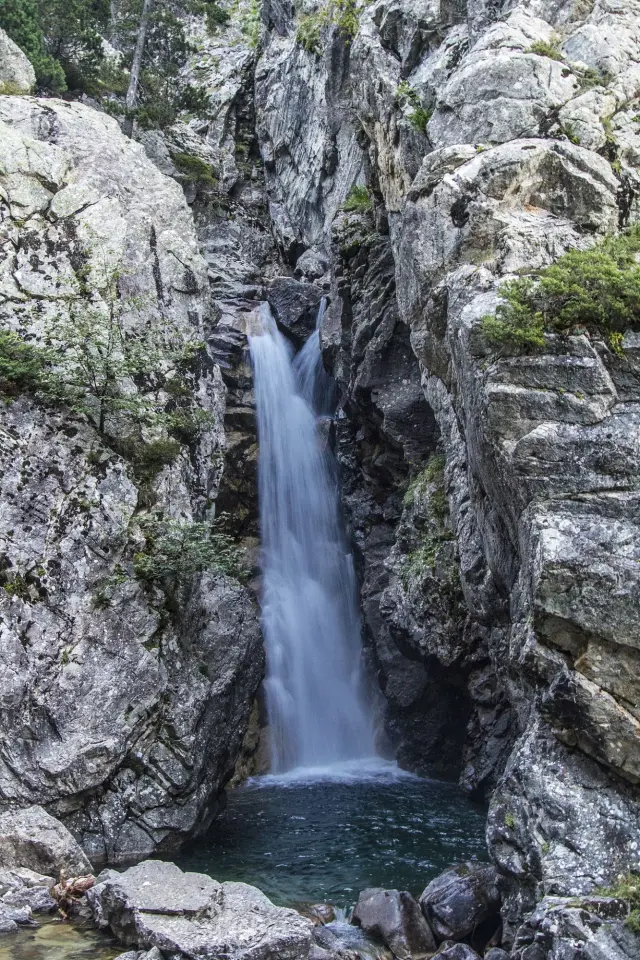 Cascada o Salto del Pino, en el Valle de Tena