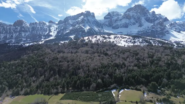 Imagen del Laberinto de los Pirineos con Peña Telera al fondo.