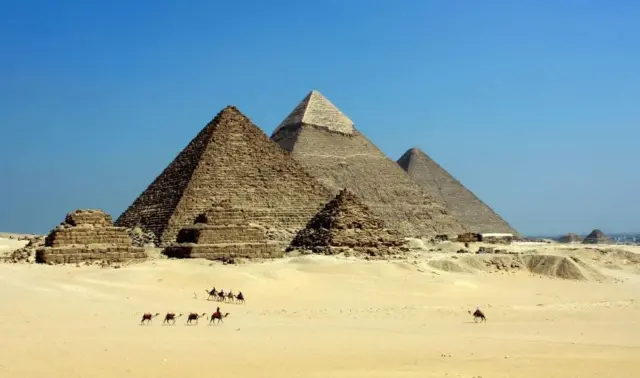 Pirámides de Giza.