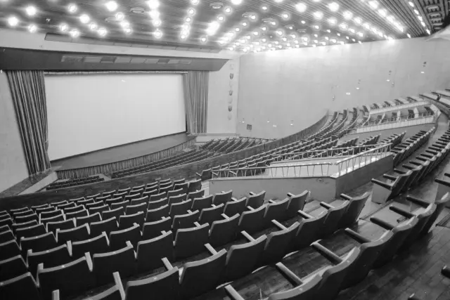 Cine, Teatro Fleta, fachada exterior e interior. Butacas, pantalla. Autor: CORREAS, LUIS Fecha: 01/12/1993 Propietario: Archivo Heraldo de Aragón Id: 2021-398021 [[[HA ARCHIVO]]]