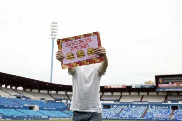 Presentación de Burger Fest Zaragoza, en el estadio de La Romareda.