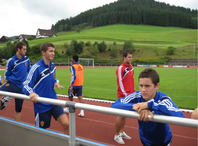 Panorámica del campo de entrenamientos del Real Zaragoza en Baiersbronn, en la Selva Negra, en 2009. En primer plano, Ander Herrera y Kevin Lacruz.