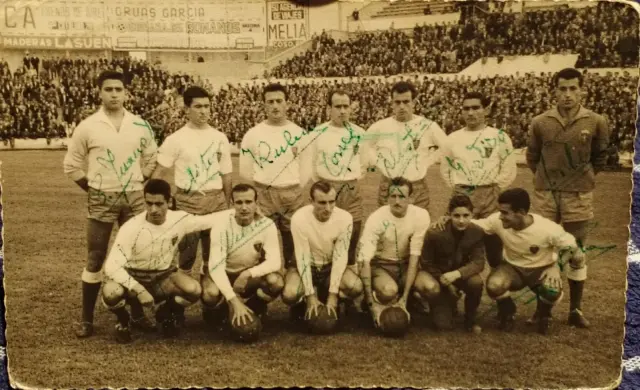 Joaquín Murillo, padre, en una formación del Real Zaragoza de finales de los 50. Está, arrodillado, en el centro, tercero por la izquierda.