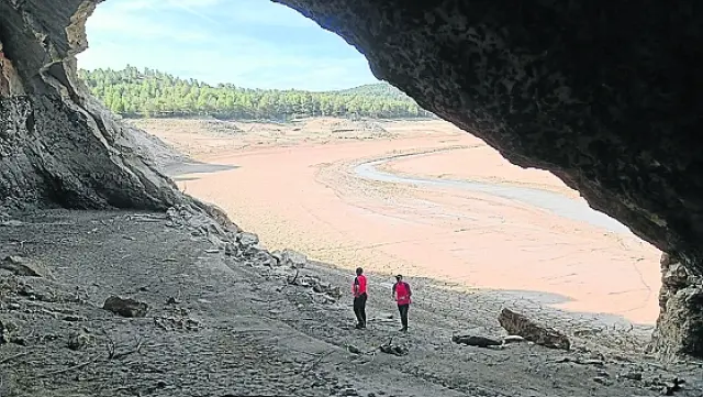 La cueva Corva, inundada habitualmente. o. librado