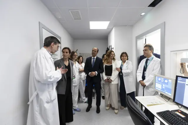 fotografo: Guillermo Mestre [[[PREVISIONES HA]]] tema: La ministra de Sanidad visita el Departamento de Sanidad de Aragón y el Hospital Miguel Servet