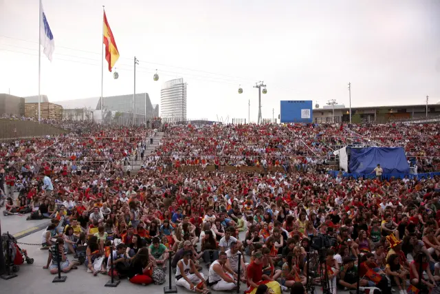 Miles de zaragozanos vieron en 2008 la final de la Eurocopa en la Expo.