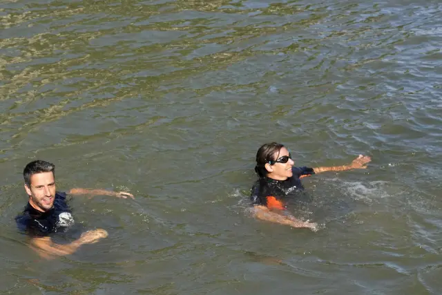 Paris Mayor Anne Hidalgo and Tony Estanguet, resident of the Paris 2024 Olympic and Paralympic Games Organizing Committee, swim in the Seine river Wednesday, July 17, 2024 in Paris. After months of anticipation, Anne Hidalgo swam in the Seine Rive, fulfilling a promise she made in January nine days before the opening ceremony of the 2024 Olympics. (AP Photo/Michel Euler) 



Associated Press / LaPresse
Only italy and Spain