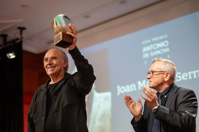 Serrat deposita en el Cervantes la partitura de 'Mediterráneo': "Nunca he  hecho nada pensando en dejar un legado"